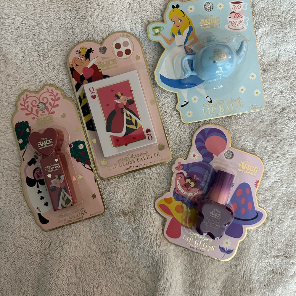 Disney Alice in Wonderland Lip Gloss & Balm Set - Blue, Pink, Purple, Red